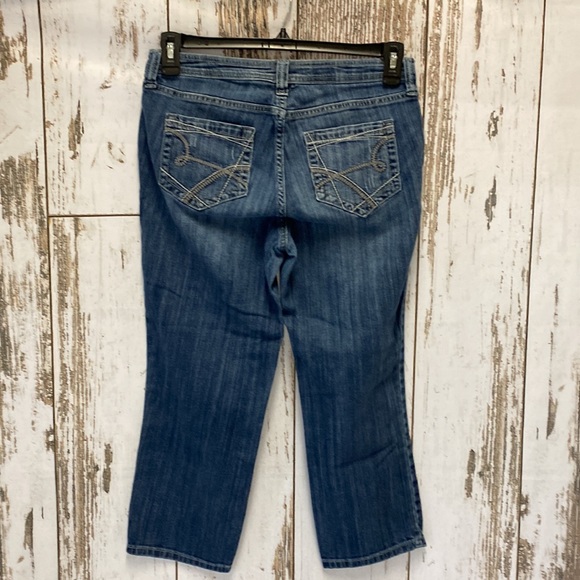 Duo Maternity Capris - Picture 2 of 6